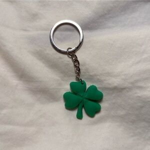 🍀 Small Four Leaf Clover Keychain